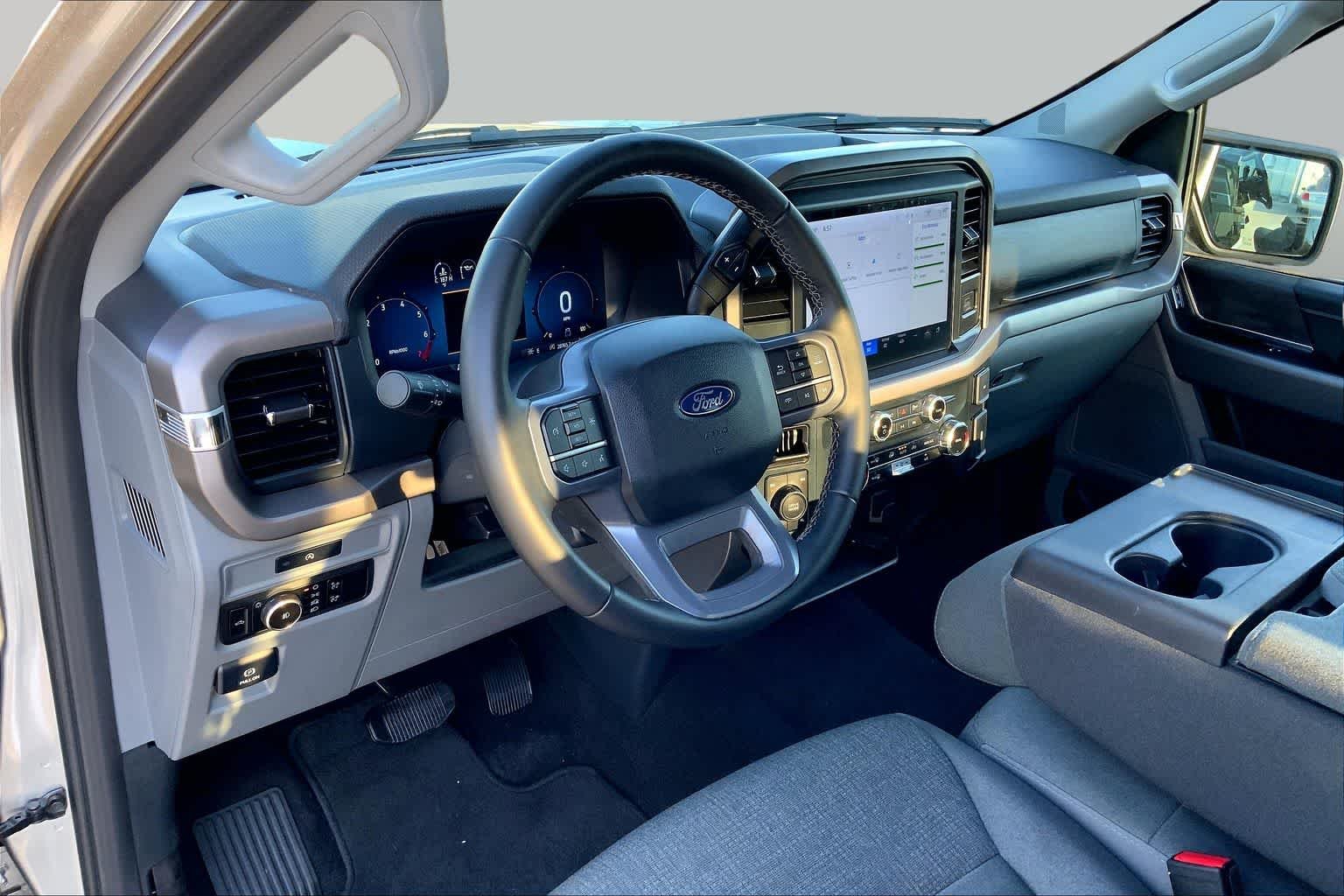 Used 2025 Iconic Silver Ford XLT image 18