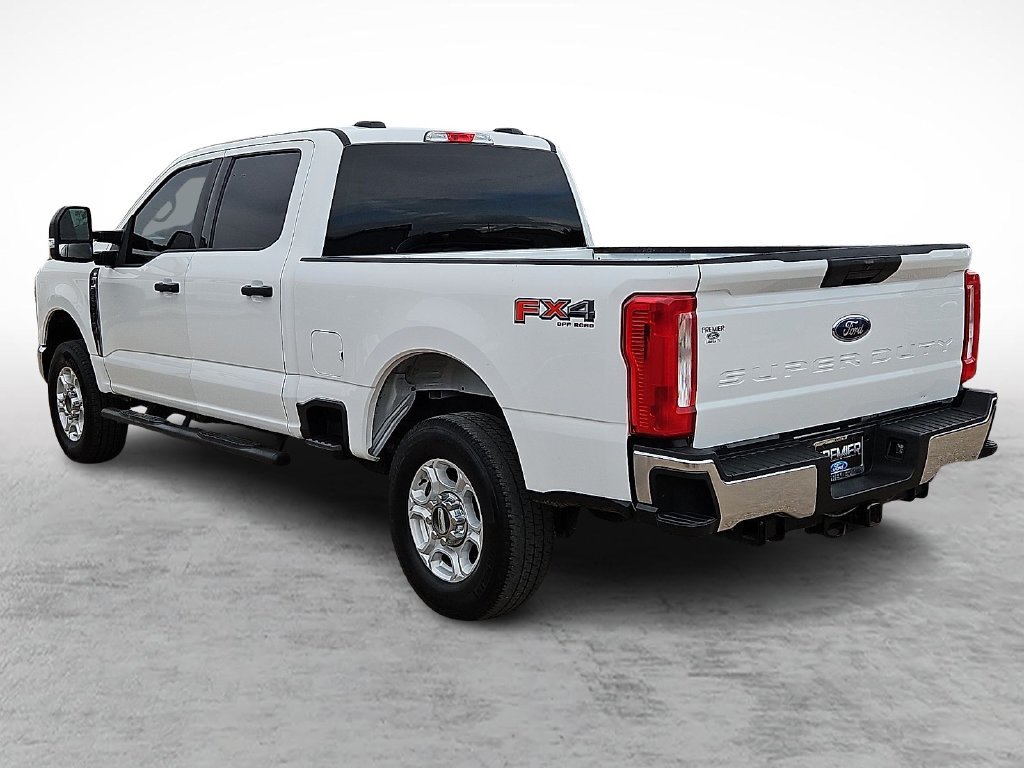 Used 2025 Oxford White Ford XLT image 7