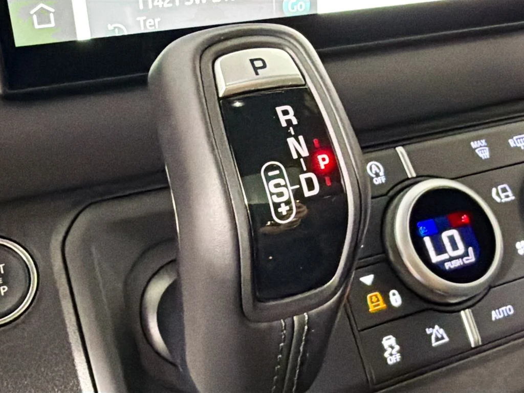 Used 2024 Gray Land Rover S image 17