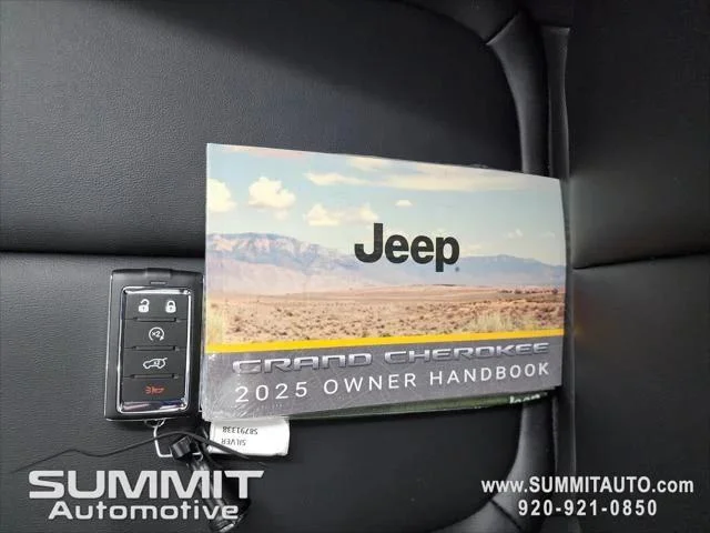 New 2025 Silver Zynith Exterior Paint Jeep Limited image 75