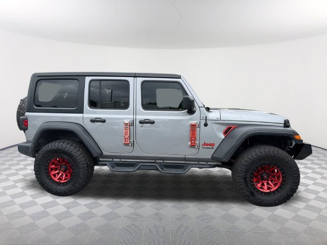 Used 2020 Silver Jeep Unlimited Sport Altitude image 4