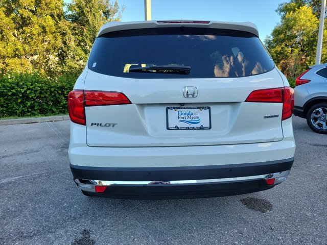 Used 2018 White Diamond Pearl Honda Touring image 5