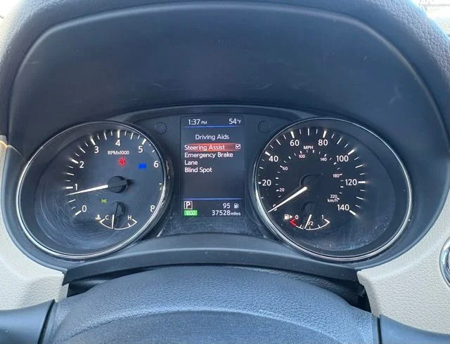 Used 2020 Green Nissan SL image 20