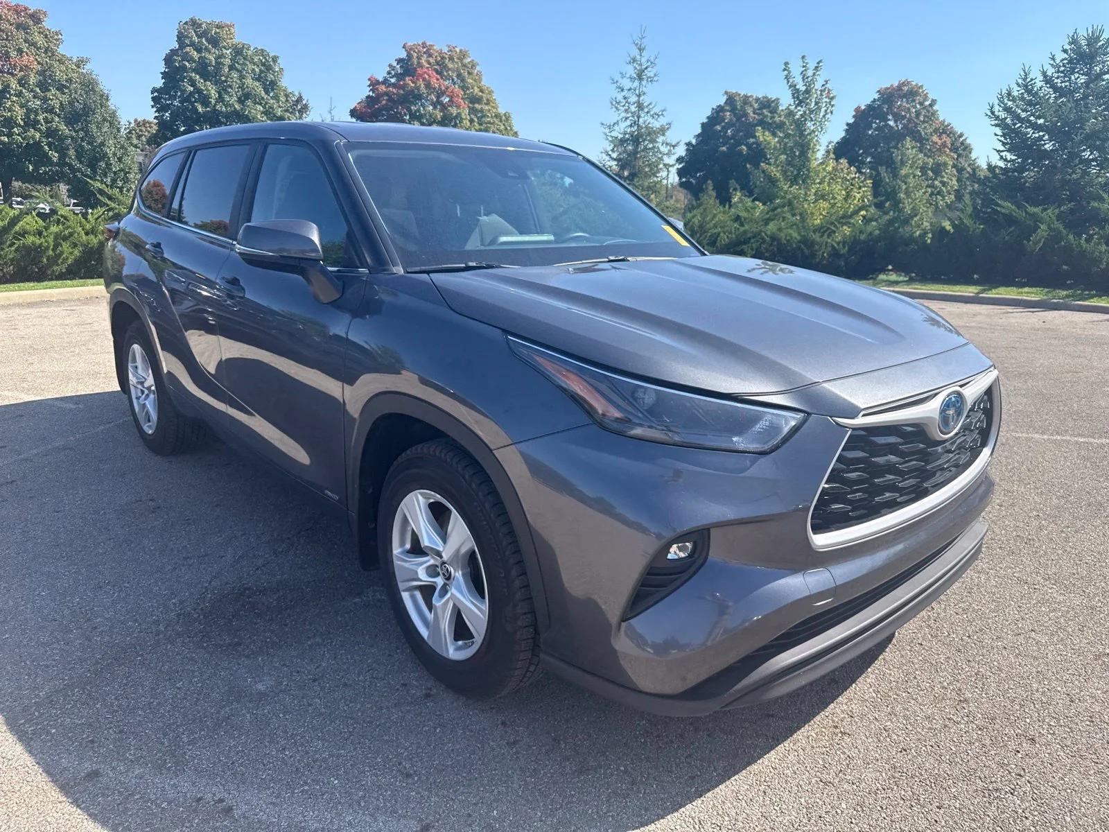 Used 2023 Gray Toyota  image 3