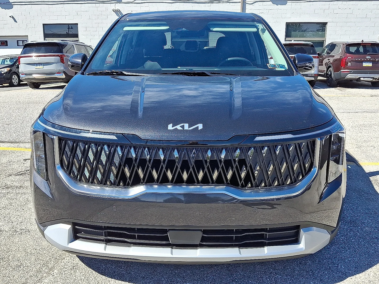 New 2027 Gray Kia LXS image 3