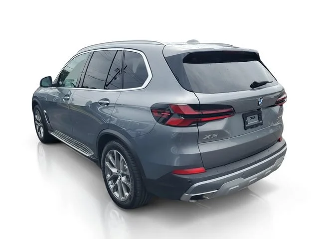 Used 2025 Gray BMW xDrive40i image 3