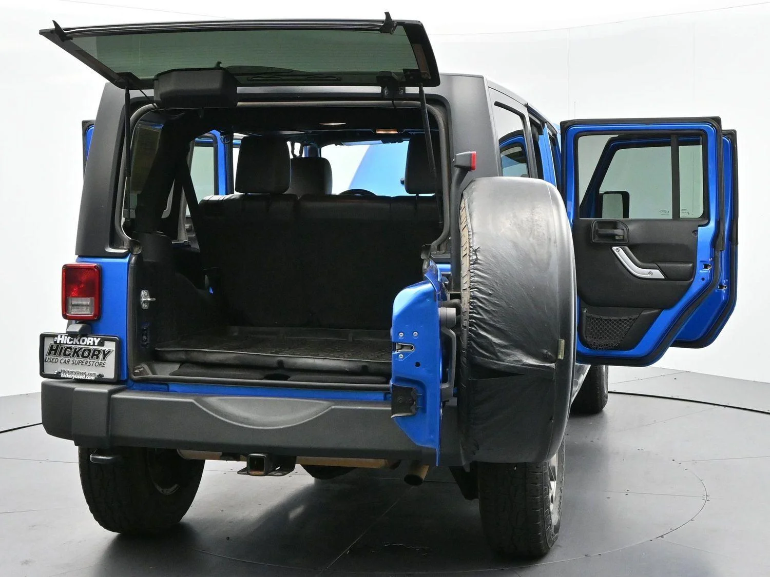 Used 2016 Hydro Blue Pearl Jeep Rubicon image 40