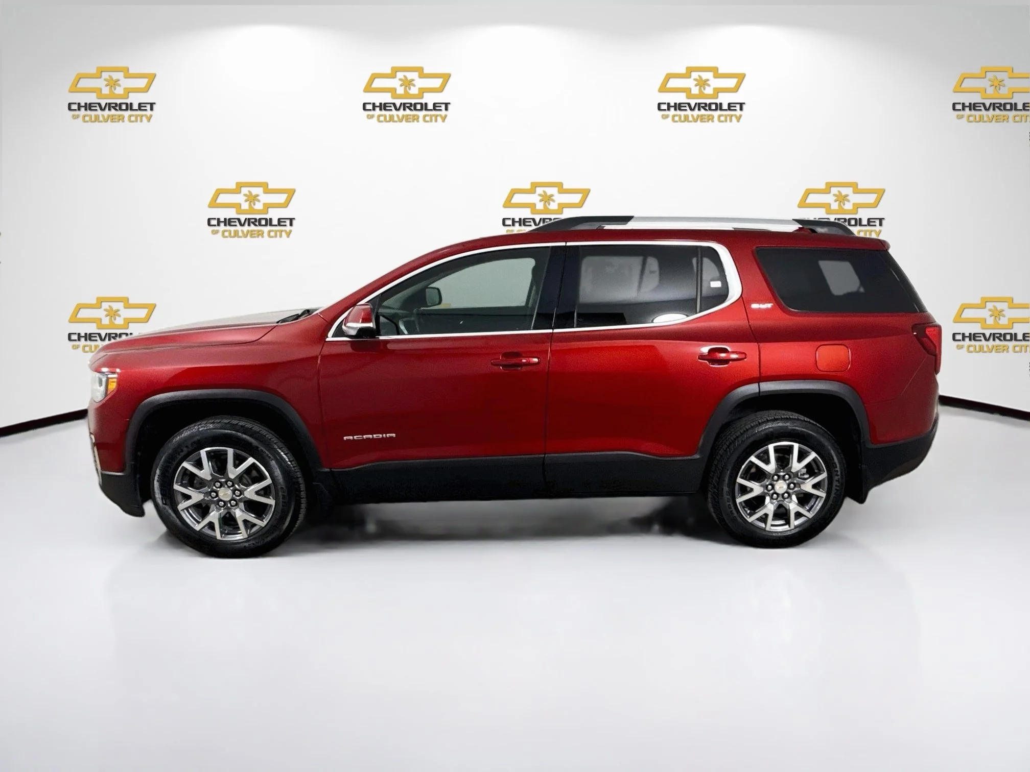 Used 2023 Volcanic Red Tintcoat GMC SLT image 5
