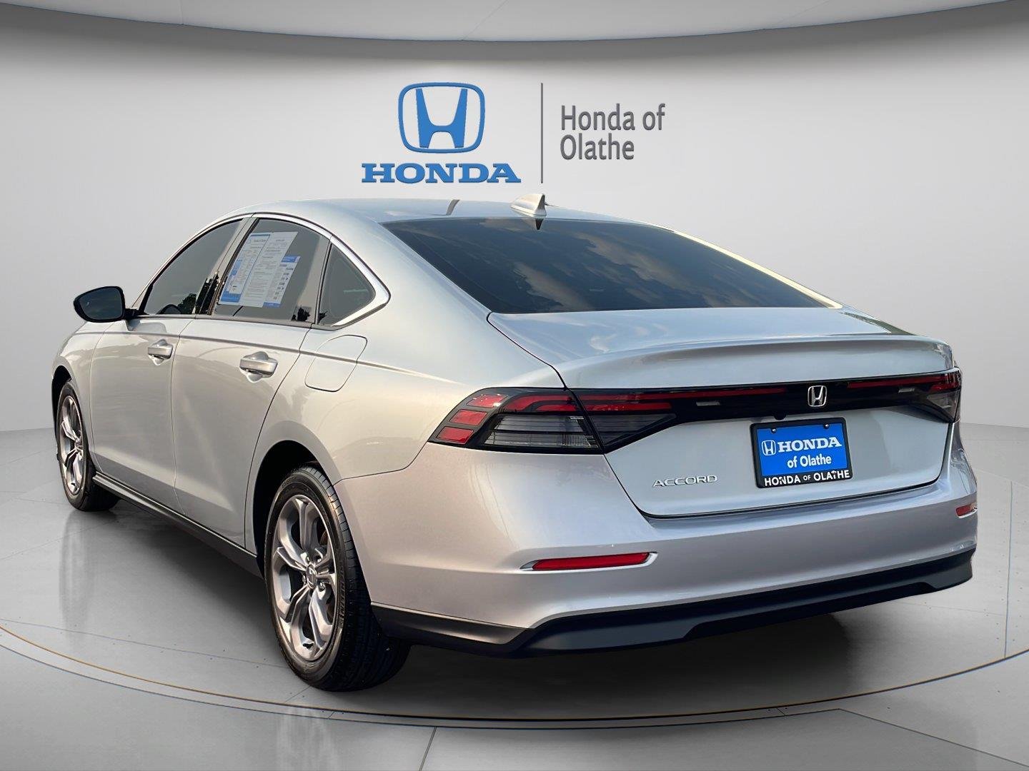 Certified Used 2024 Solar Silver Metallic Honda 1.5T EX image 5