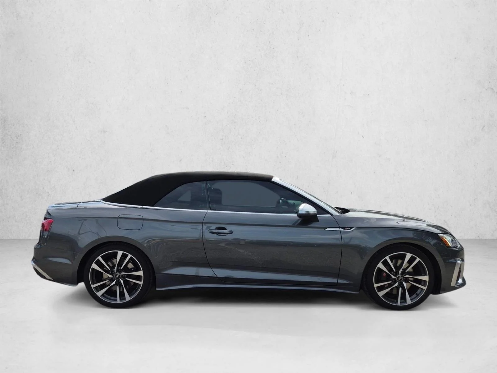 Used 2024 Grey Audi Premium Plus image 4