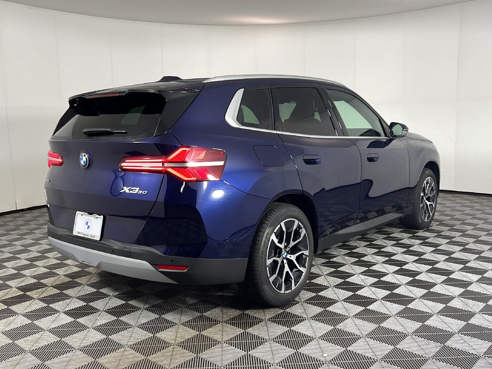 New 2026 Tanzanite Blue II Metallic BMW 30 xDrive image 16