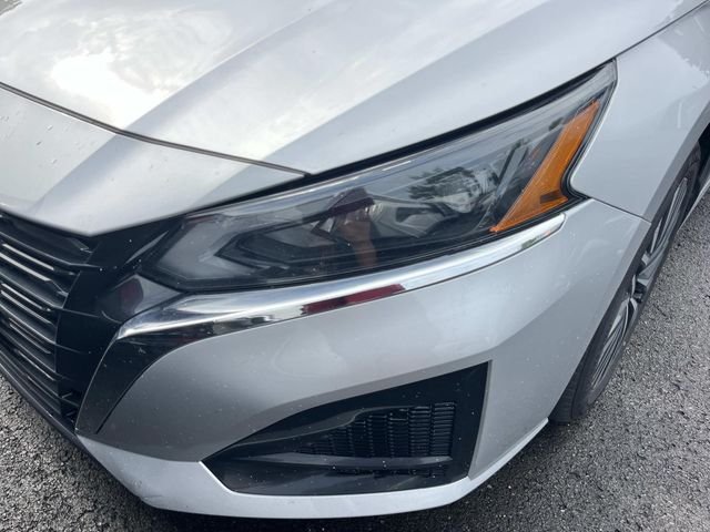 Certified Used 2024 Silver Nissan 2.5 SV image 5