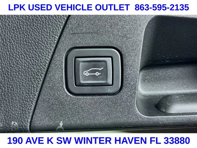 Used 2019 Red Buick Essence image 26