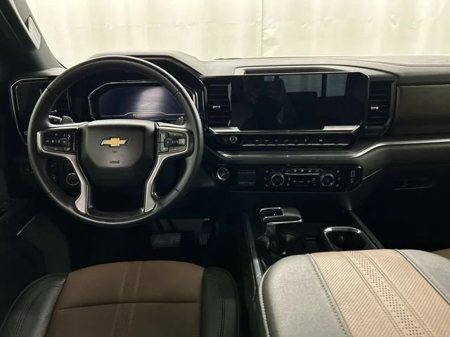 Used 2024 Iridescent Pearl Tricoat Chevrolet High Country image 27