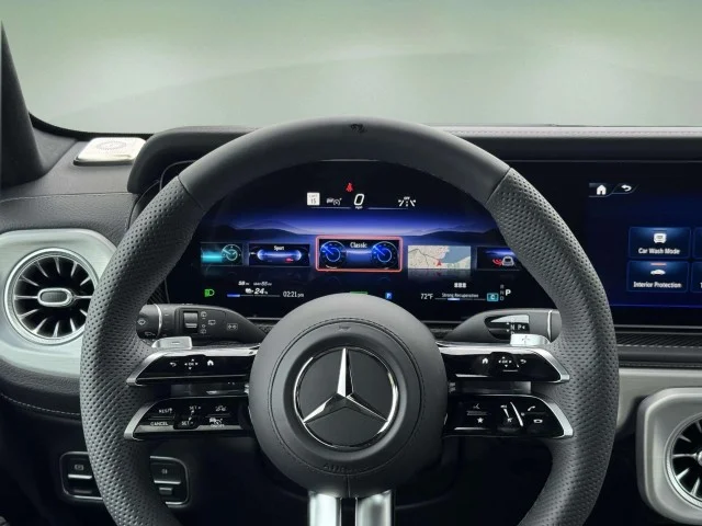 New 2027 MANUFAKTUR Night Black Magno Mercedes-Benz G 580 image 11