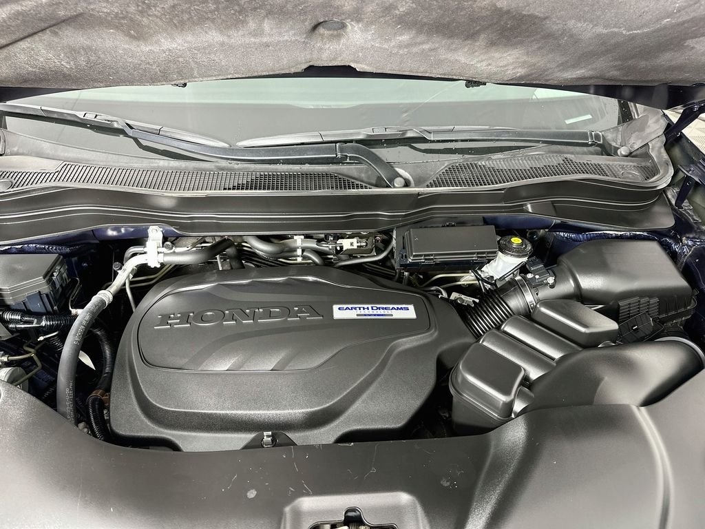 Used 2018 Obsidian Blue Pearl Honda RTL-T image 31