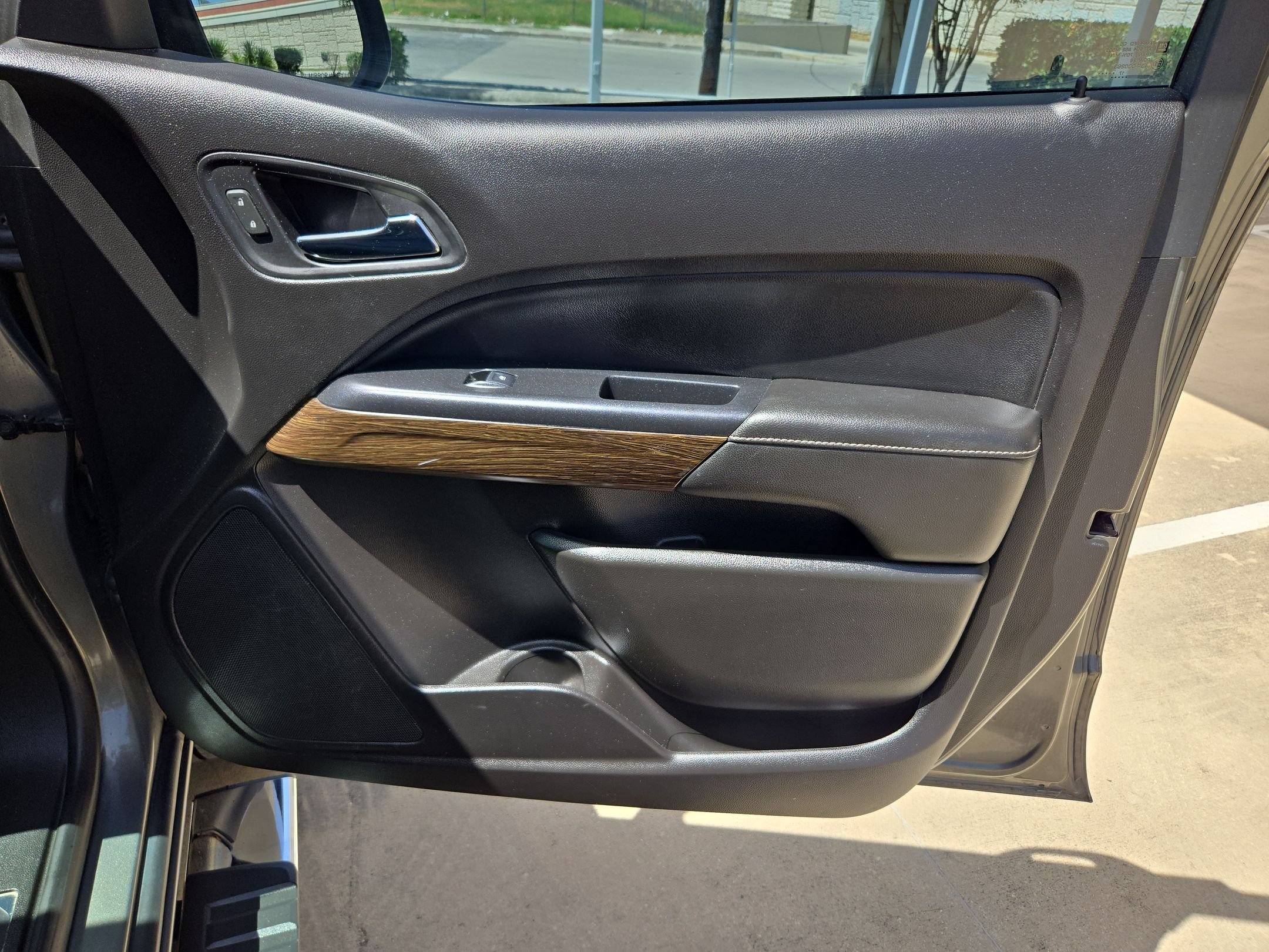 Used 2018 Mineral Metallic GMC 2WD Denali image 30