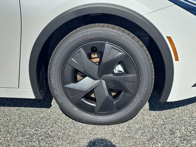 New 2026 Wind Chill Pearl Toyota SE image 11