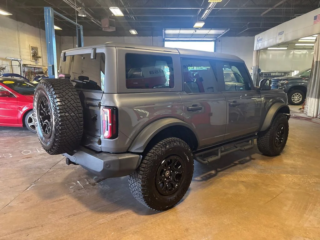 Used 2024 Gray Metallic Ford Wildtrak image 7