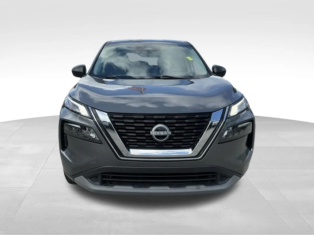 Used 2023 Gray Nissan S image 9