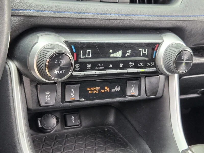 Used 2022 WHITE TOYOTA XSE image 26