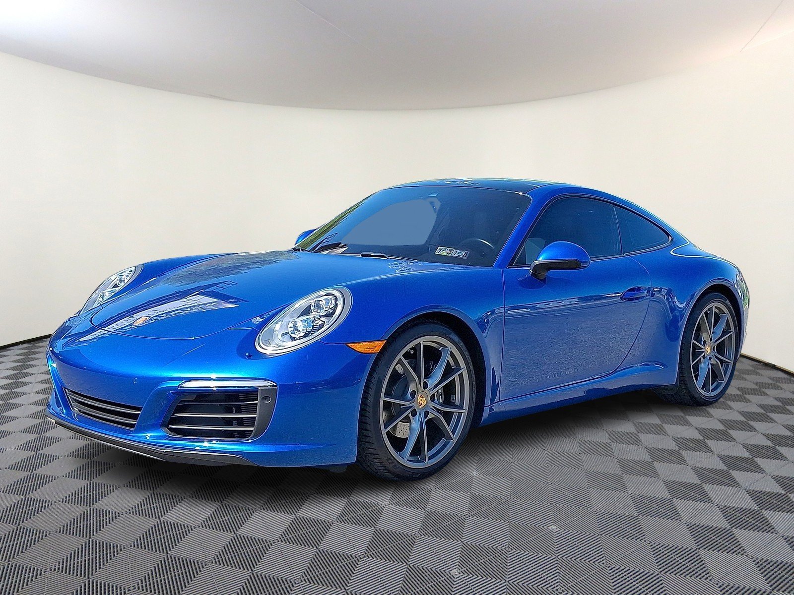 2017 Porsche 911 Carrera 4 Coupe's photo