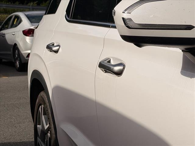 Used 2023 Hyper White Hyundai Limited image 8