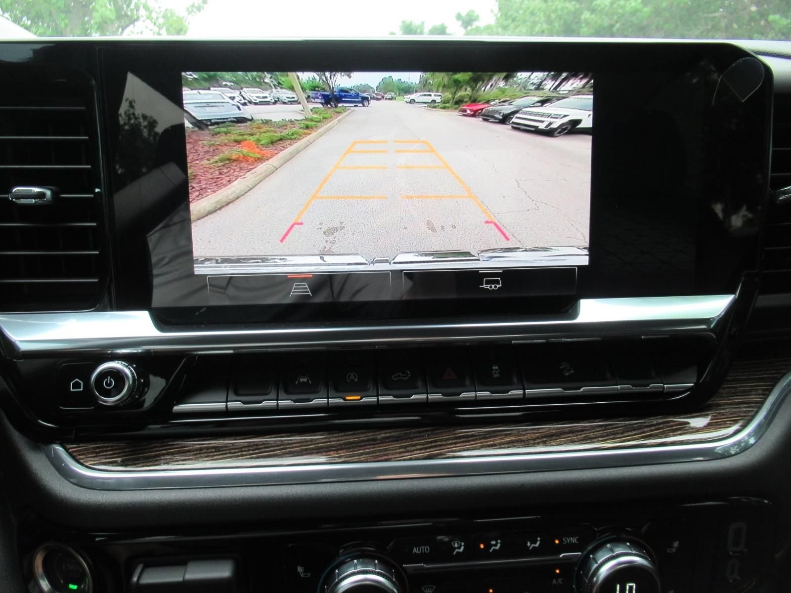 Used 2024 Summit White GMC Elevation image 25