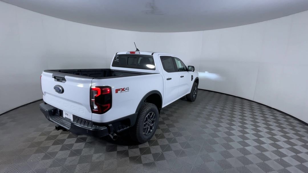 New 2026 Oxford White Ford XLT image 8