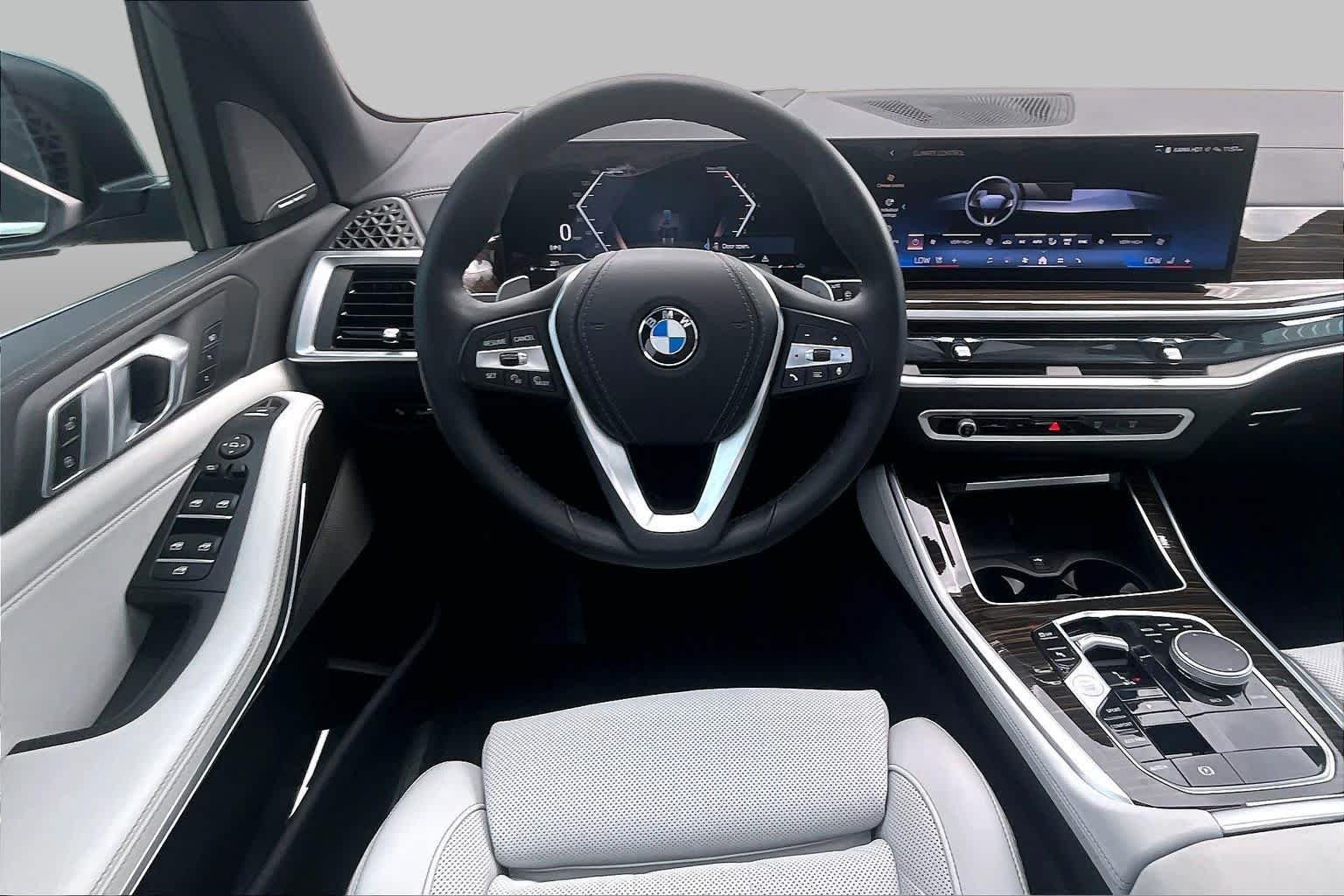 Used 2025 Blue Ridge Mountain Metallic BMW sDrive40i image 5
