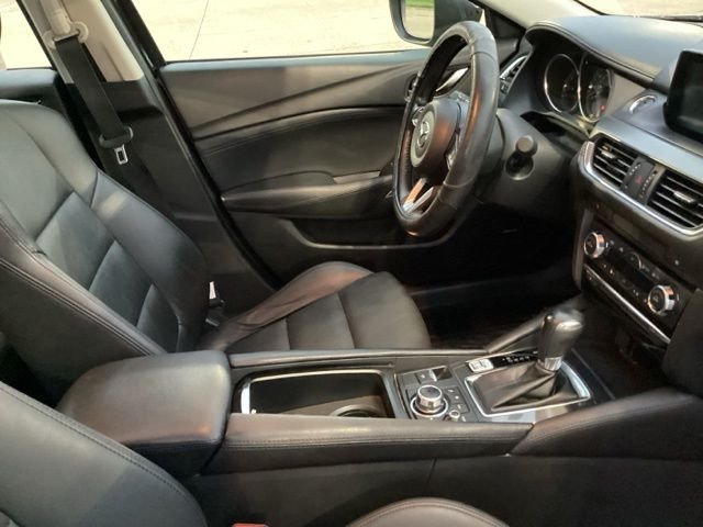 Used 2017  Mazda Touring image 19