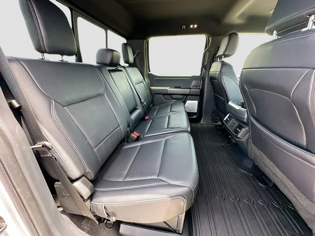 Used 2025 White Ford Lariat image 27