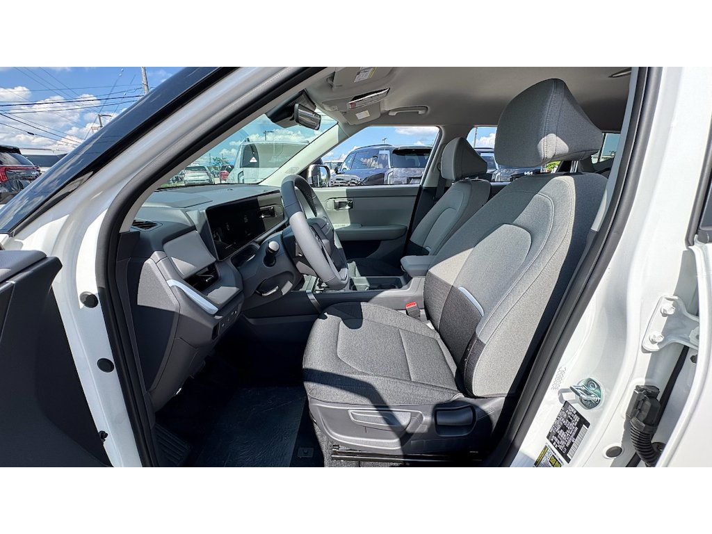 New 2027 Snow White Pearl Kia LX image 8