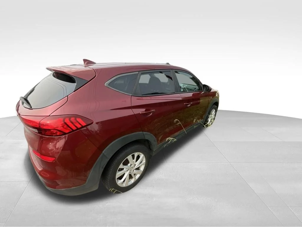 Used 2019 Red Hyundai SE image 16