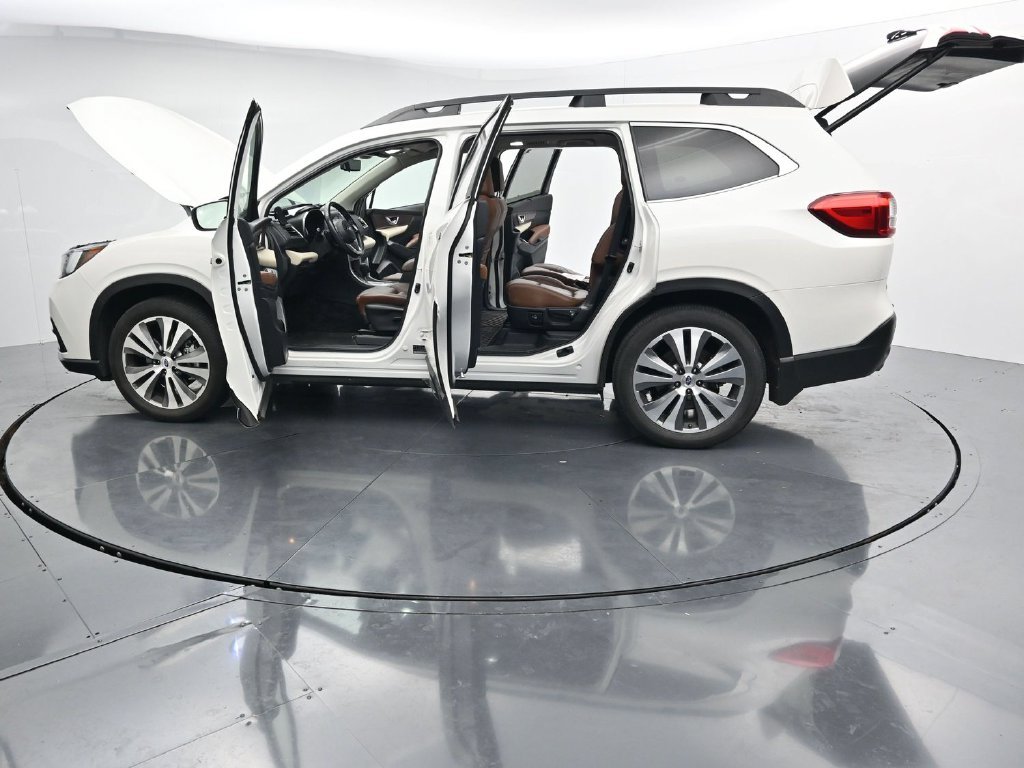 Used 2022 White Subaru Touring image 28