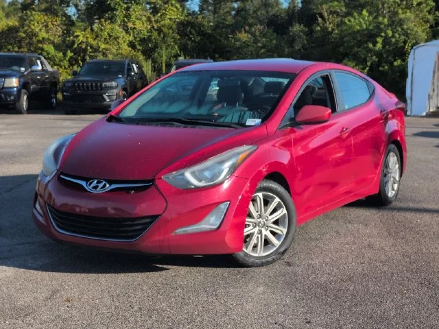 Used 2016 Red Hyundai SE image 1