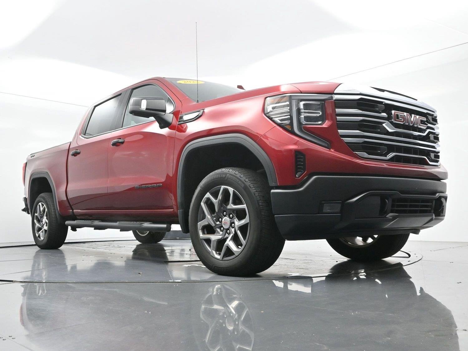 Used 2022 CAYENNE RED TINTCOAT GMC SLT image 45