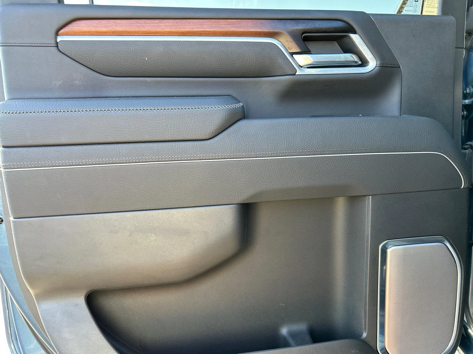 Used 2025 Downpour Metallic GMC Denali image 36