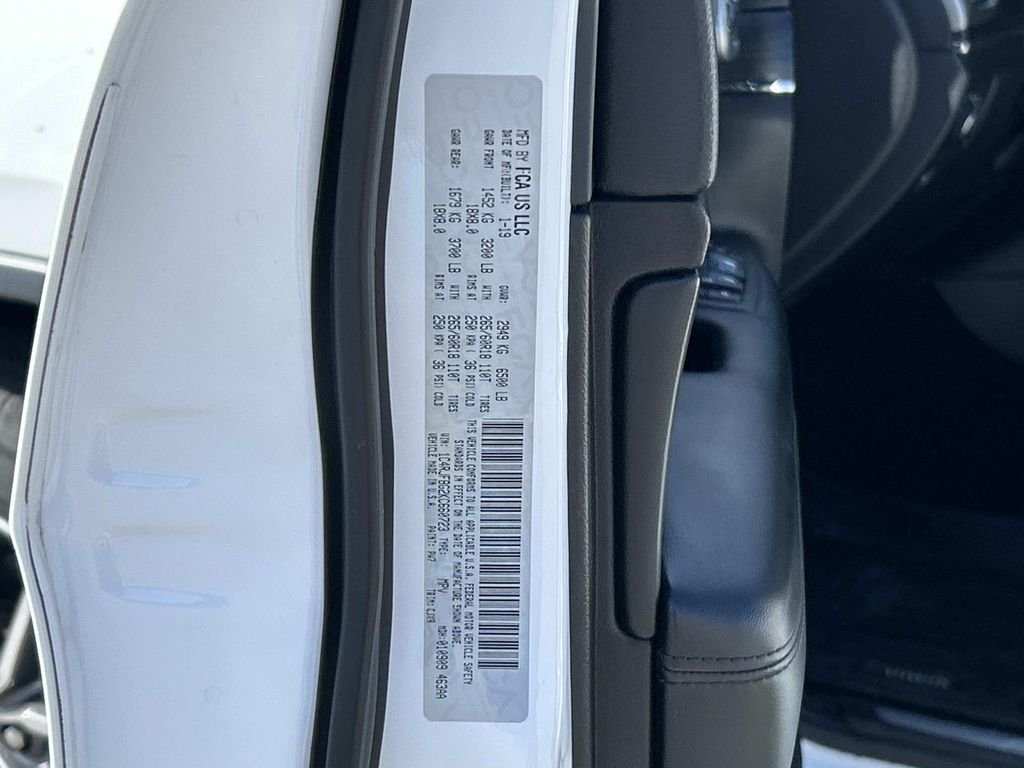 Used 2019 White Jeep Limited image 10