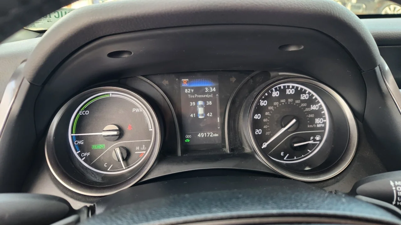 Used 2024  Toyota Hybrid SE image 17