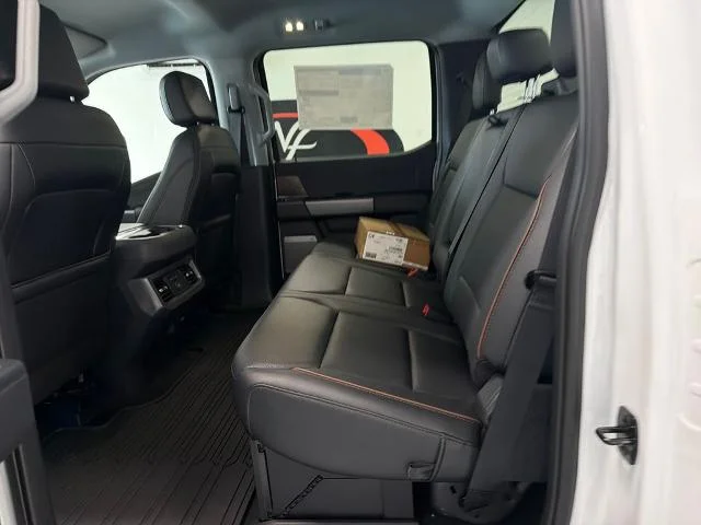 New 2027 Oxford White Ford F-250® Lariat® image 31