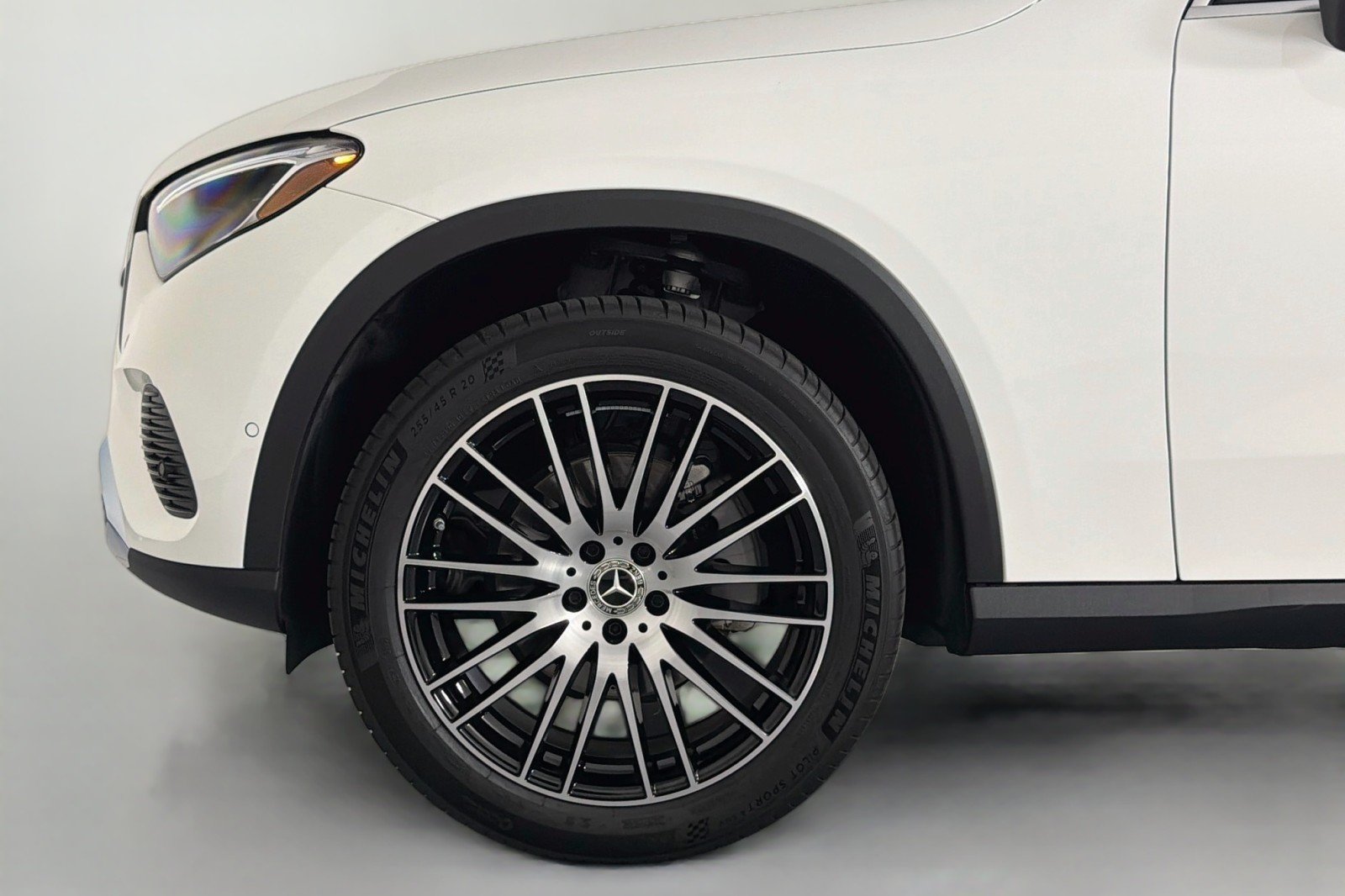 Certified Used 2026 Polar White Mercedes-Benz GLC 300 image 11