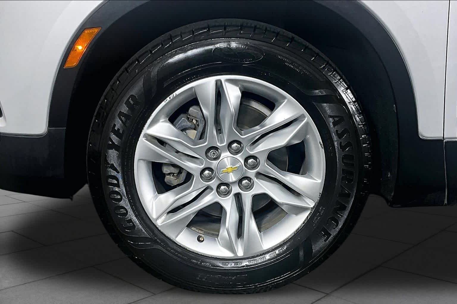 Used 2020 Silver Ice Metallic Chevrolet LT image 10