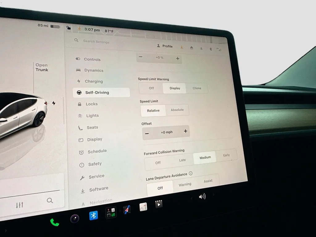 Used 2023 White Tesla Base image 35