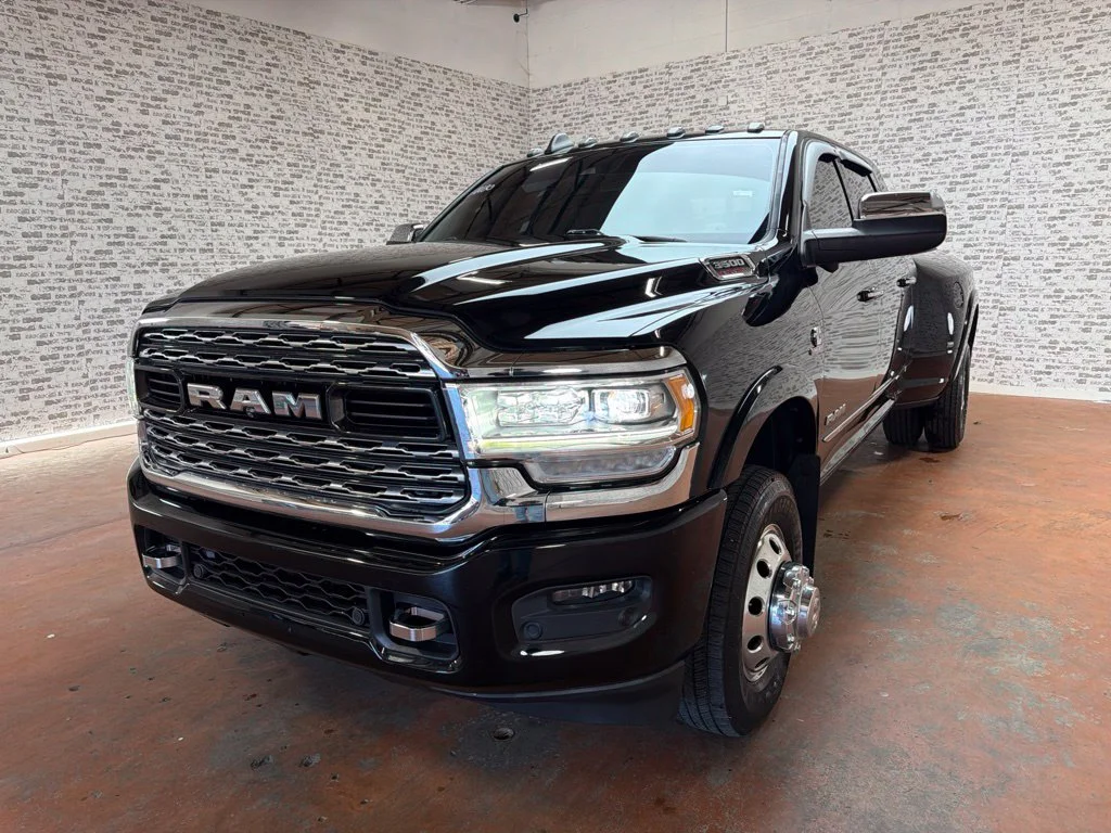 Used 2019 Diamond Black Crystal Pearlcoat Ram Limited image 3