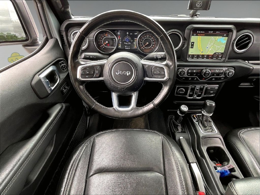 Used 2022 Silver Zynith Clearcoat Jeep Overland image 16