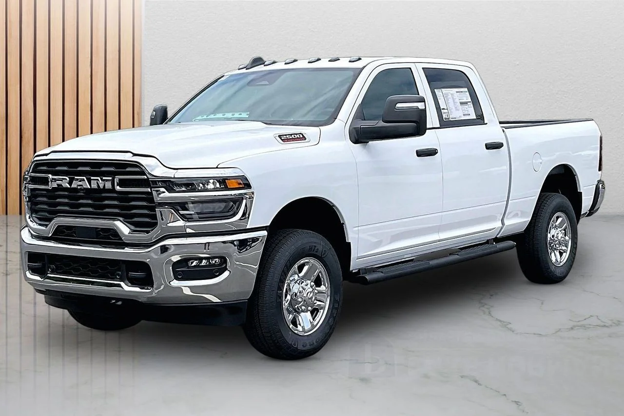 New 2026 Bright White Clear-Coat Exterior Paint RAM Tradesman image 4