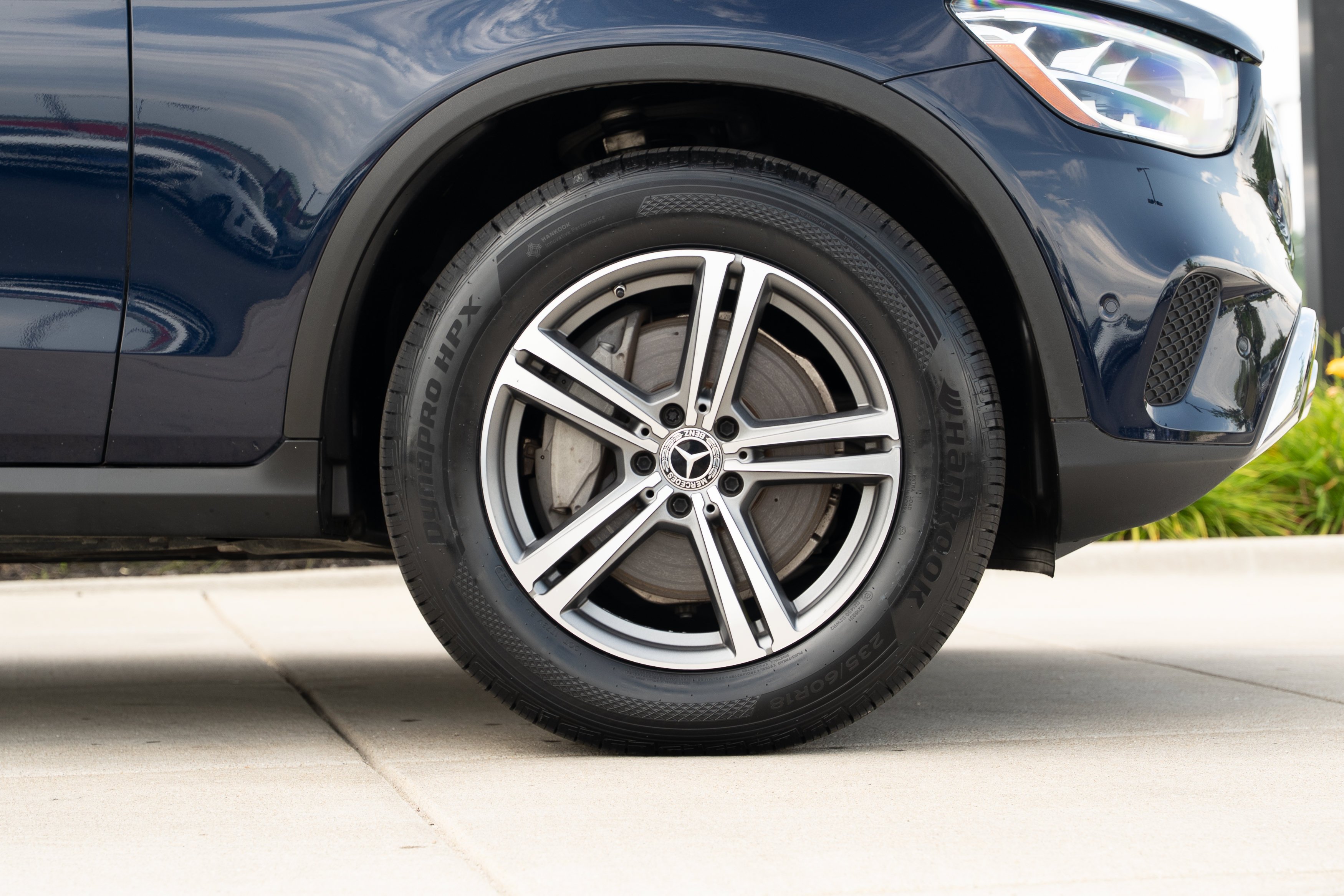 Used 2020 Lunar Blue Metallic Mercedes-Benz GLC 300 image 28