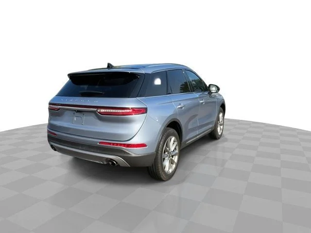 Used 2022 Blue Lincoln Standard image 9