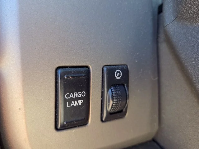 Used 2004 Gray Nissan LE image 28